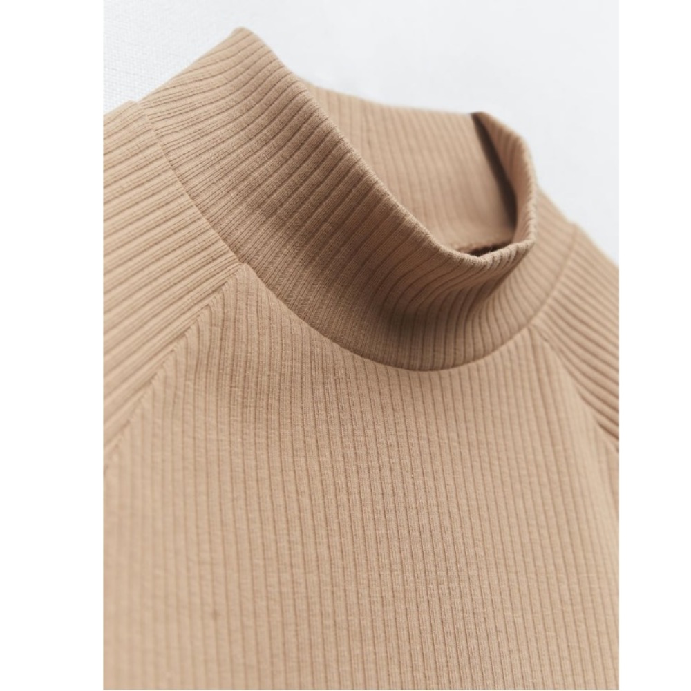 Zara Ribbed Tshirt - Picture 3 of 5